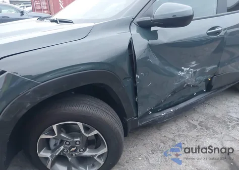 2025 Chevrolet Trax Fwd Lt z USA, uszkodzony, nr VIN KL77LHEP2SC042369